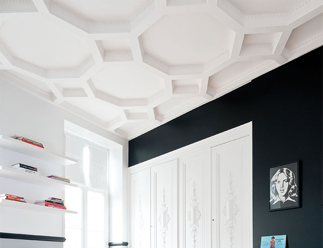White, octagon and diamond plastered ceiling 