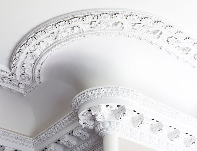 White, victorian influenced moulded plaster ceiling 