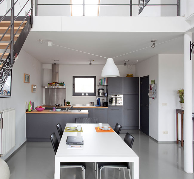 Commercial property conversion into dinning and kitchen area 