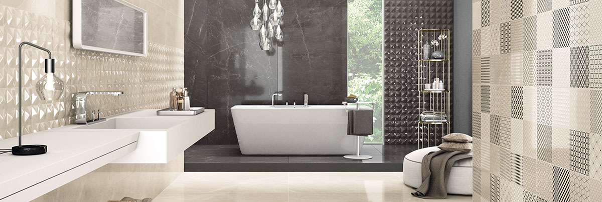 panoramic image of tiled bathroom