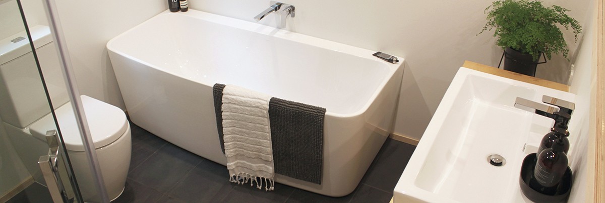 A bathtub with towel