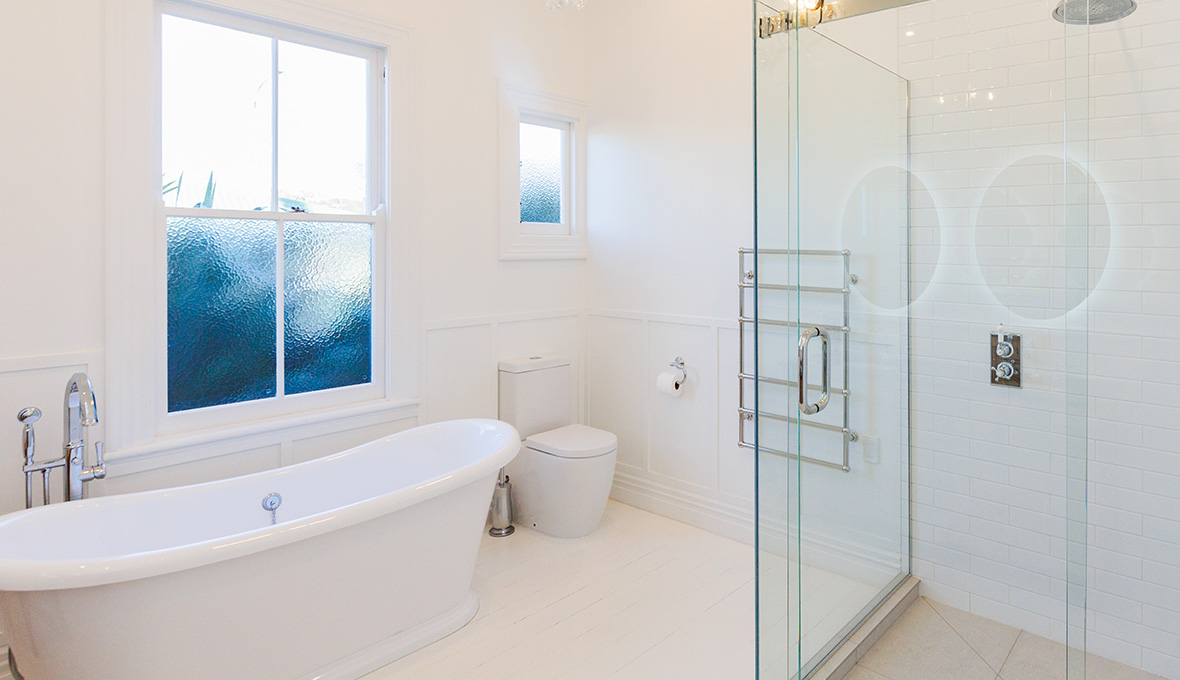 Bthroom with freestanding bathtub