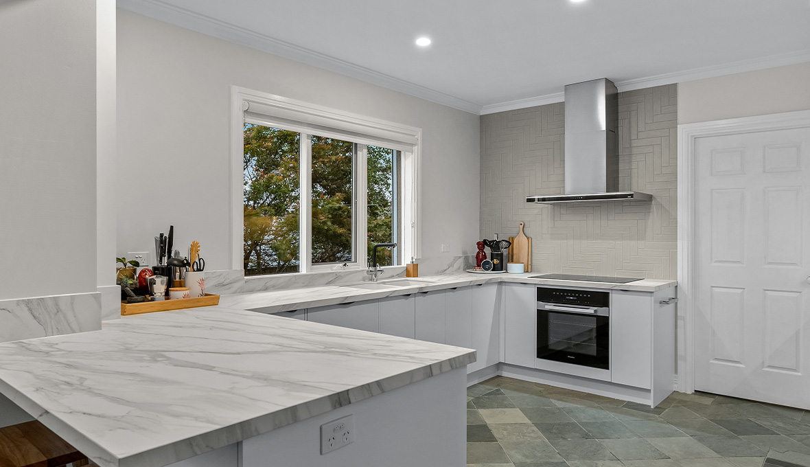U-shaped kitchen