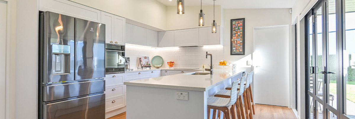 Kitchen renovations with bright white finishes 