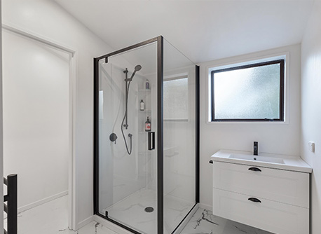 black and white bathroom