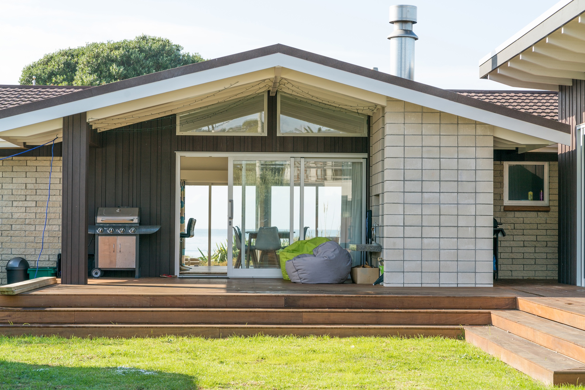 Beachfront house with backyard