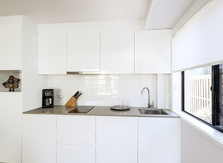 White kitchen splashback
