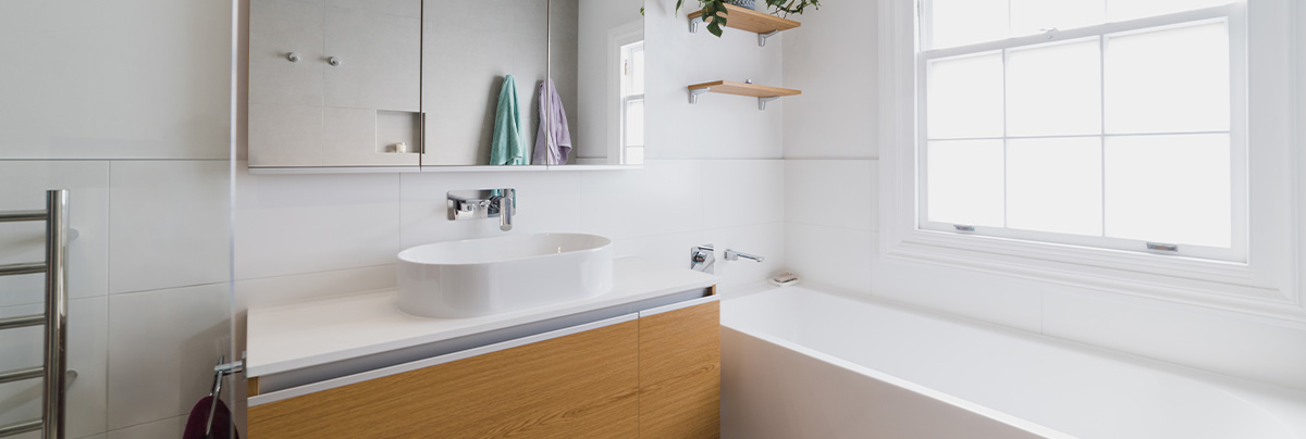 modern bathroom white sink and bathtub