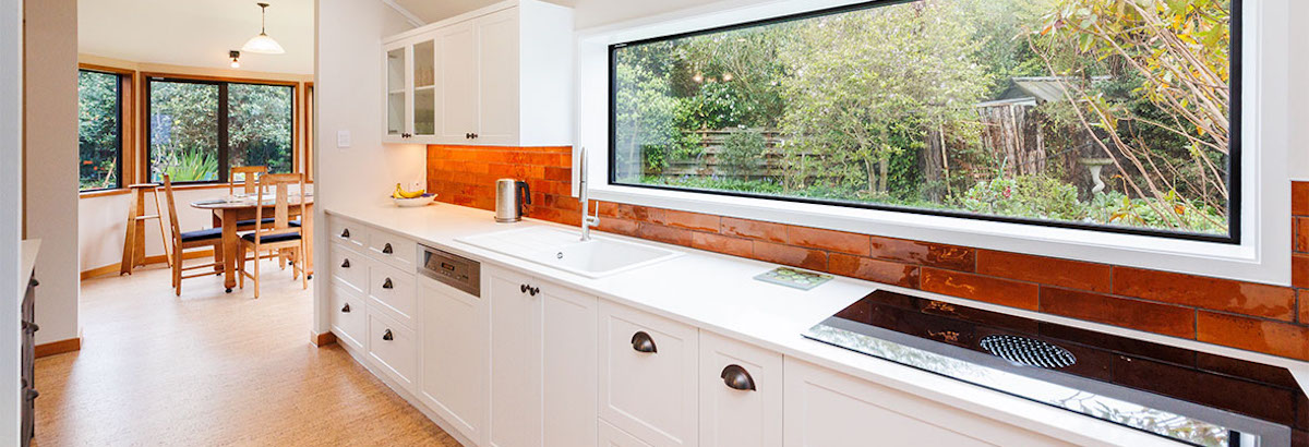 Kitchen with backsplash