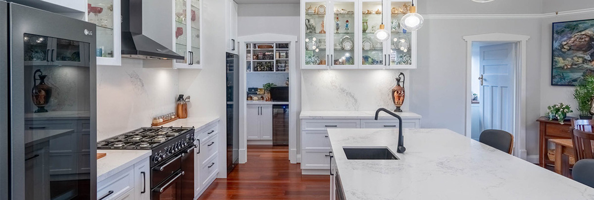 Kitchen with hanging pendant lights