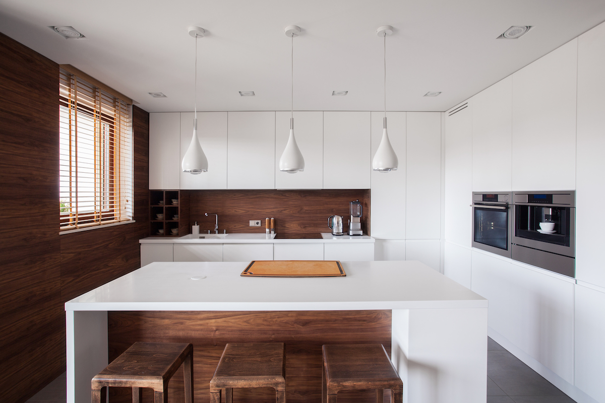 Kitchen with hanging pendant lights