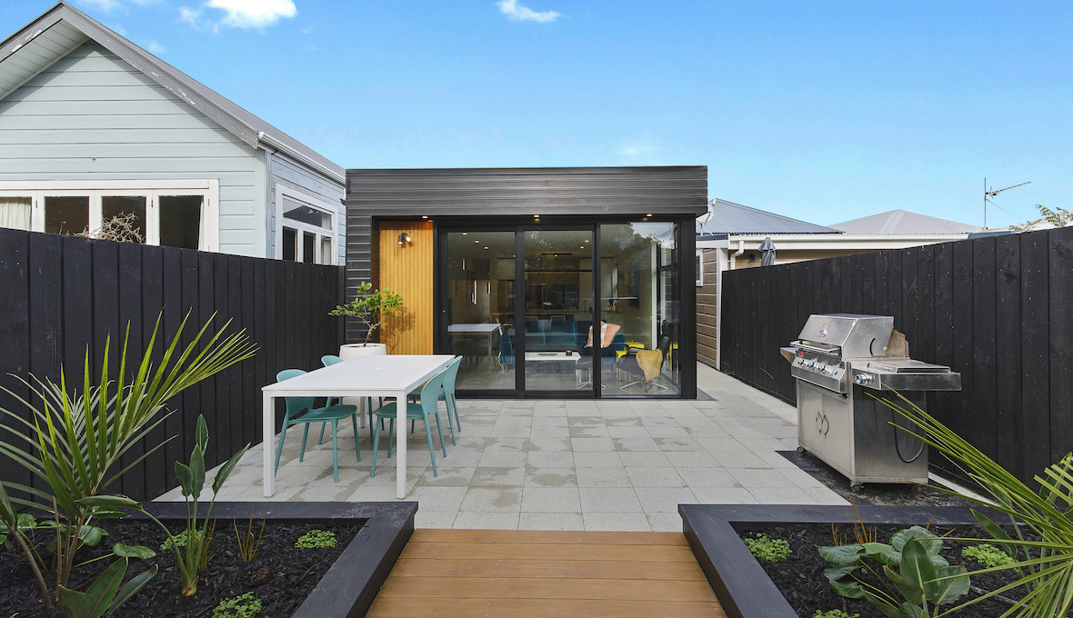 modern indoor outdoor flow house extension