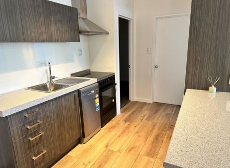 A Cosmetic Update For An Inner-city Apartment In Queenstown