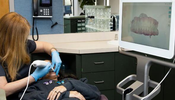 orthodontist patient smiling