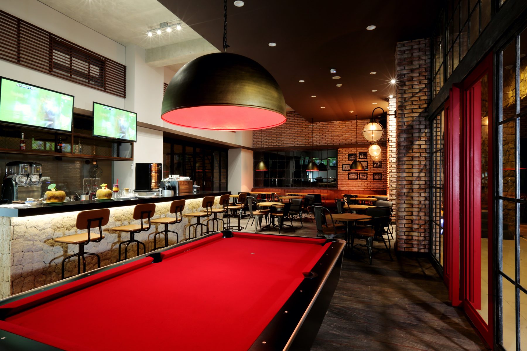 Homerun Sport Cafe at Mahogany Hotel