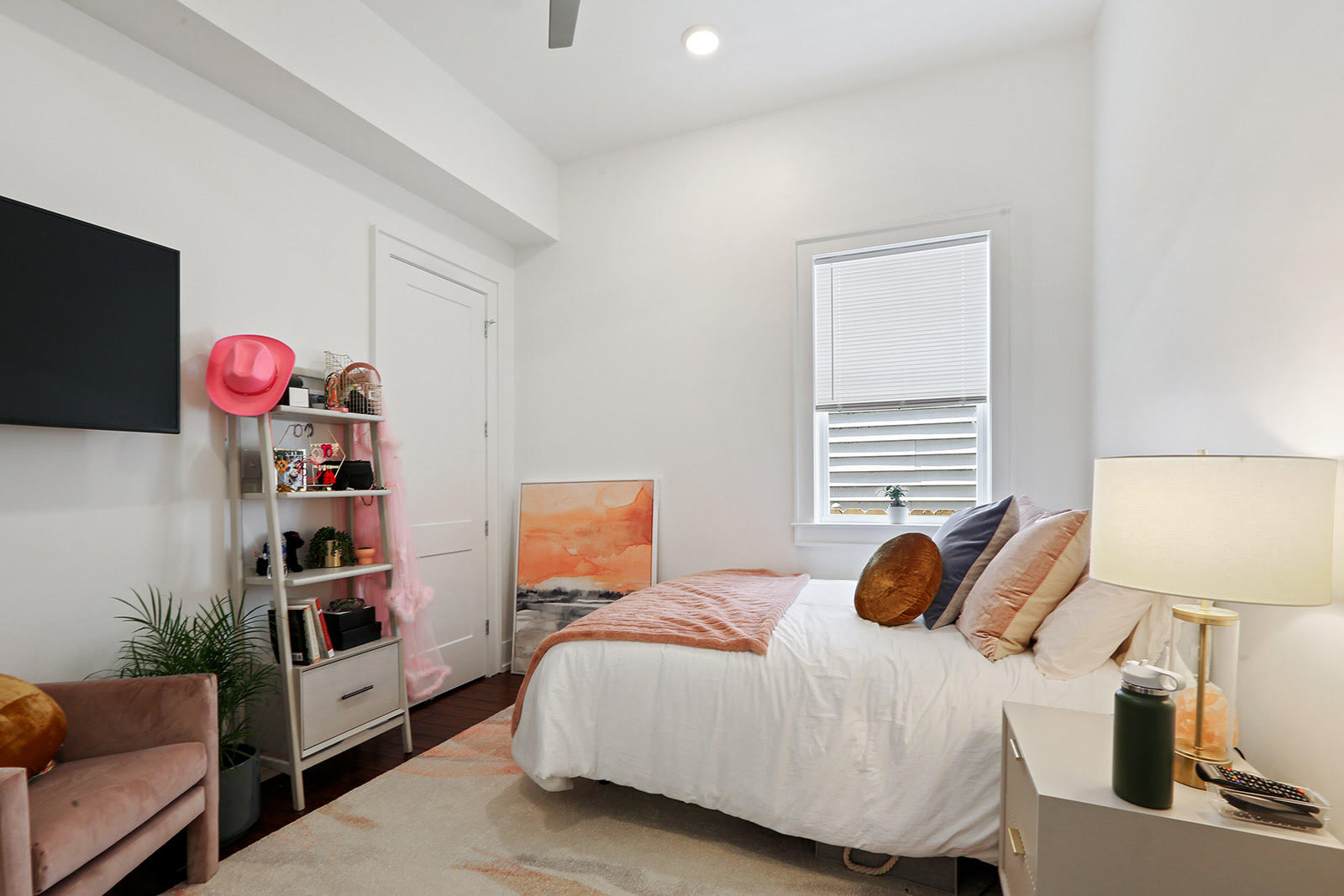Updated living space in an Amicus Tulane University rental