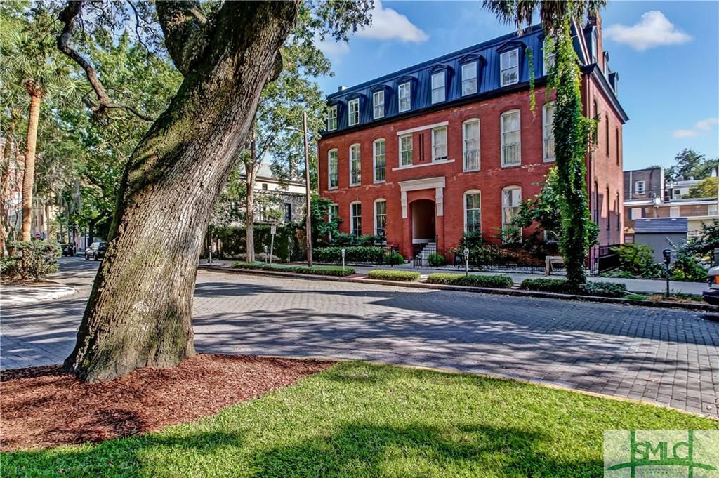 Exterior of an Amicus home on W. Charlton near SCAD Savannah