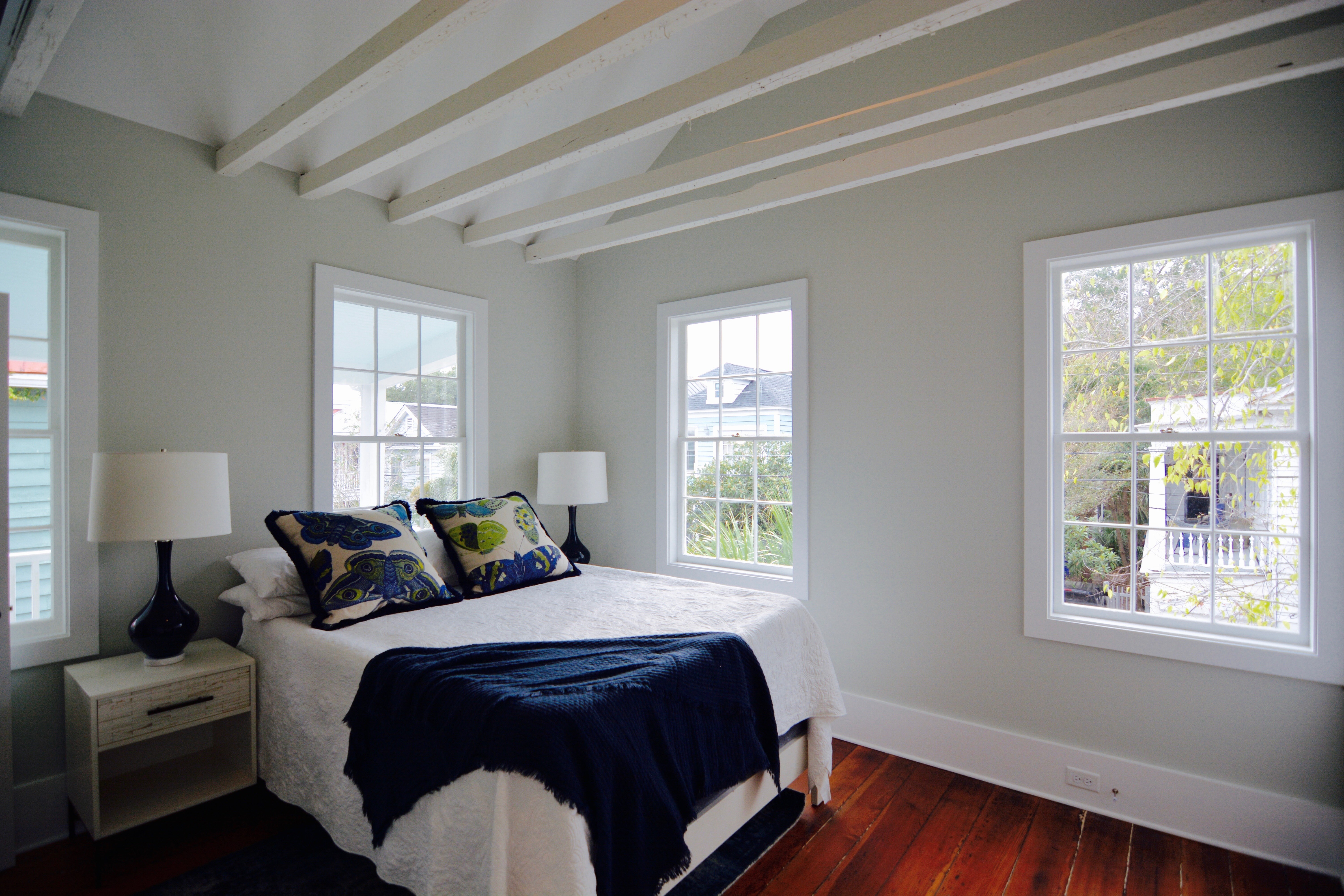 Updated living space in an Amicus SCAD Savannah rental