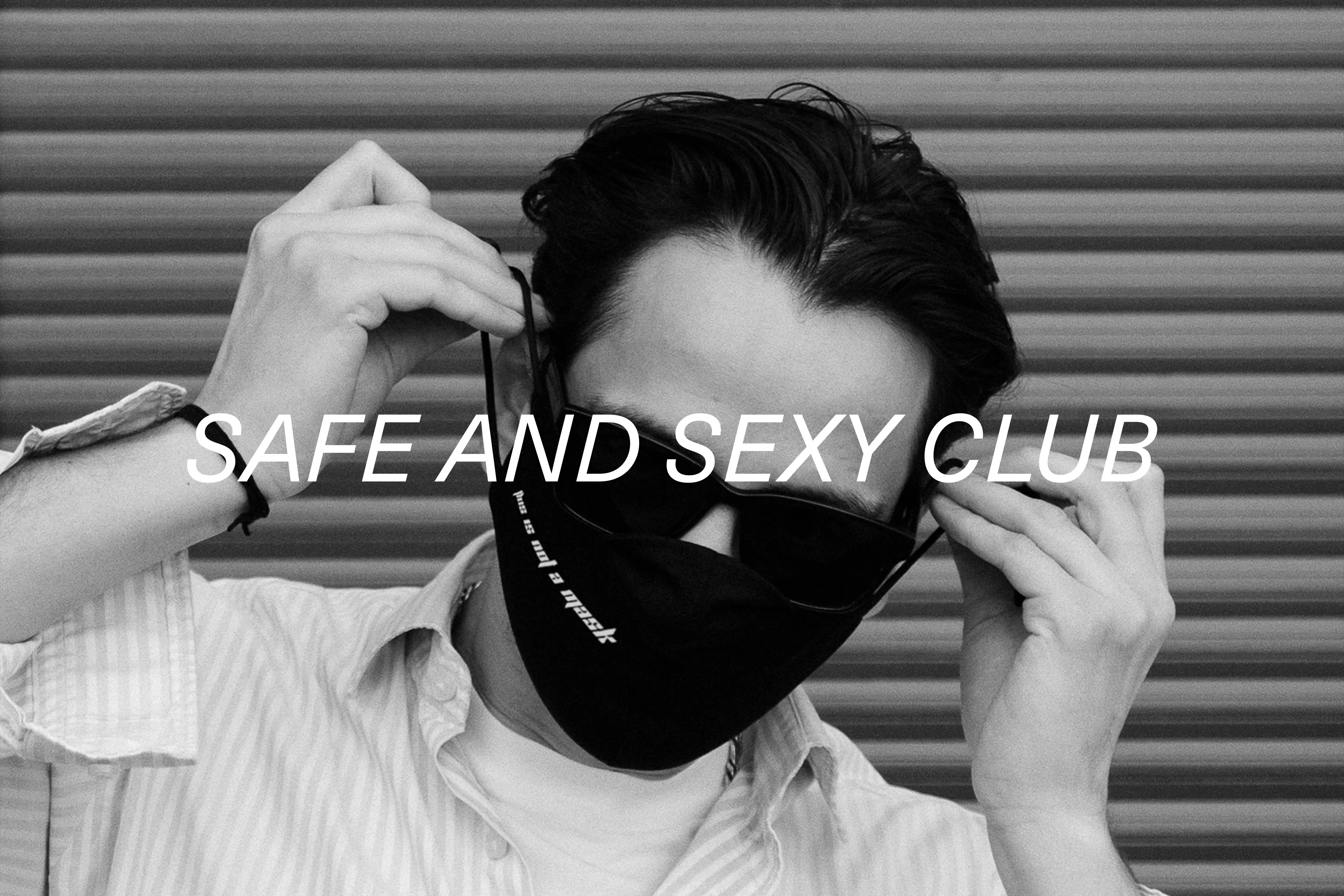 Foto einer eingeschweißten Stoff-Gesichtsmaske (Mund-Nasen-Schutz) mit Aufschrift "EYES TALK".