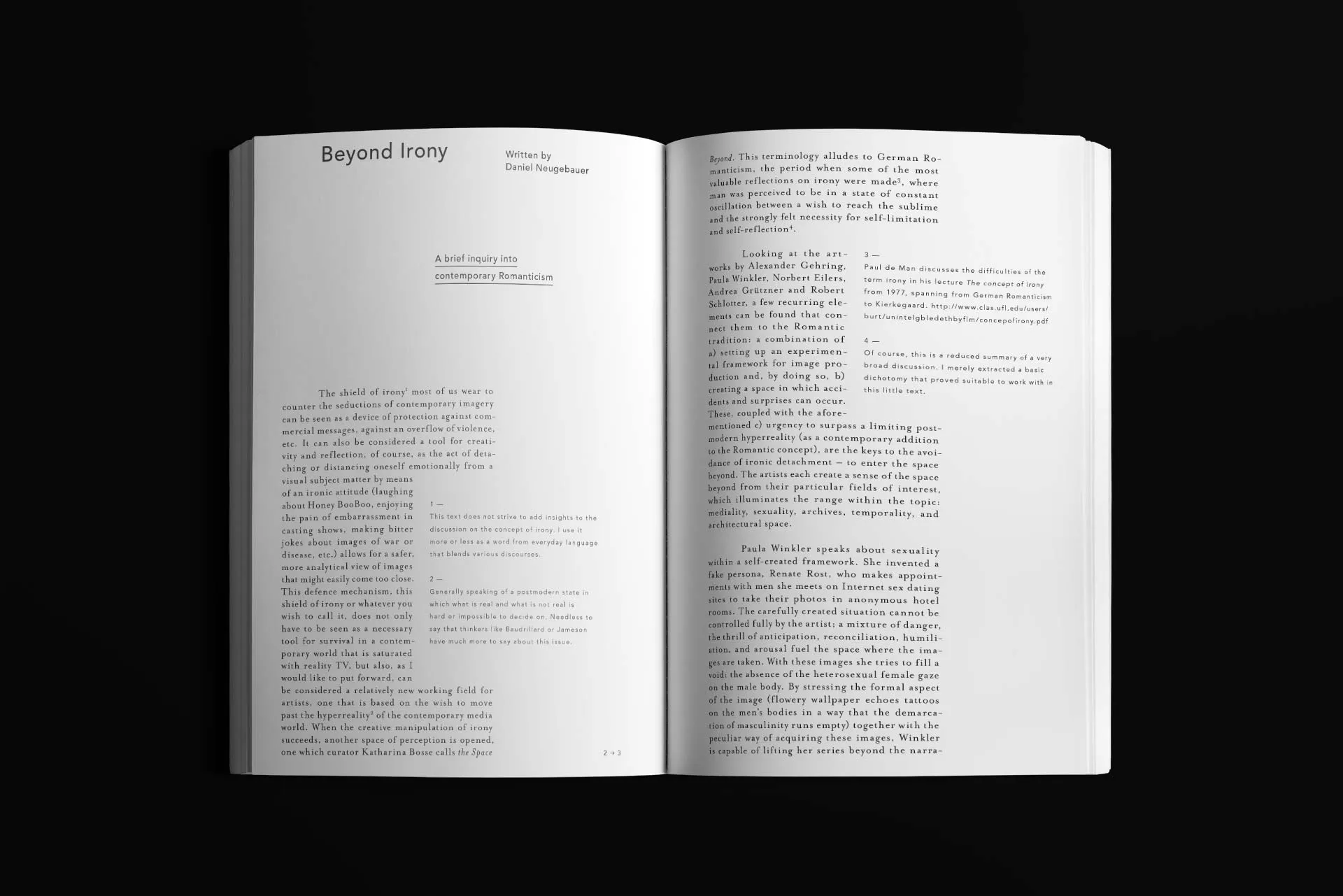 Mockup des aufgeschlagenen Magazins für die Ausstellung "the space beyond" des CCNY, keine Bilder, nur Text.