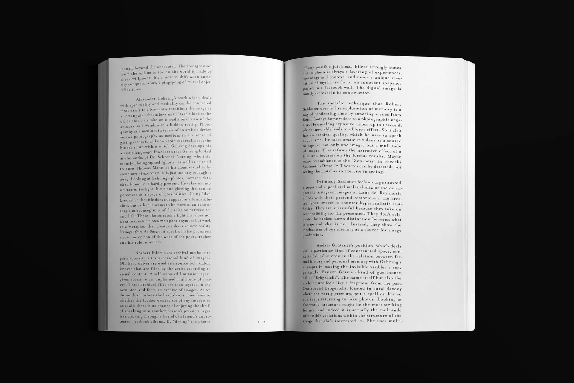 Mockup des aufgeschlagenen Magazins für die Ausstellung "the space beyond" des CCNY, keine Bilder, nur Text.