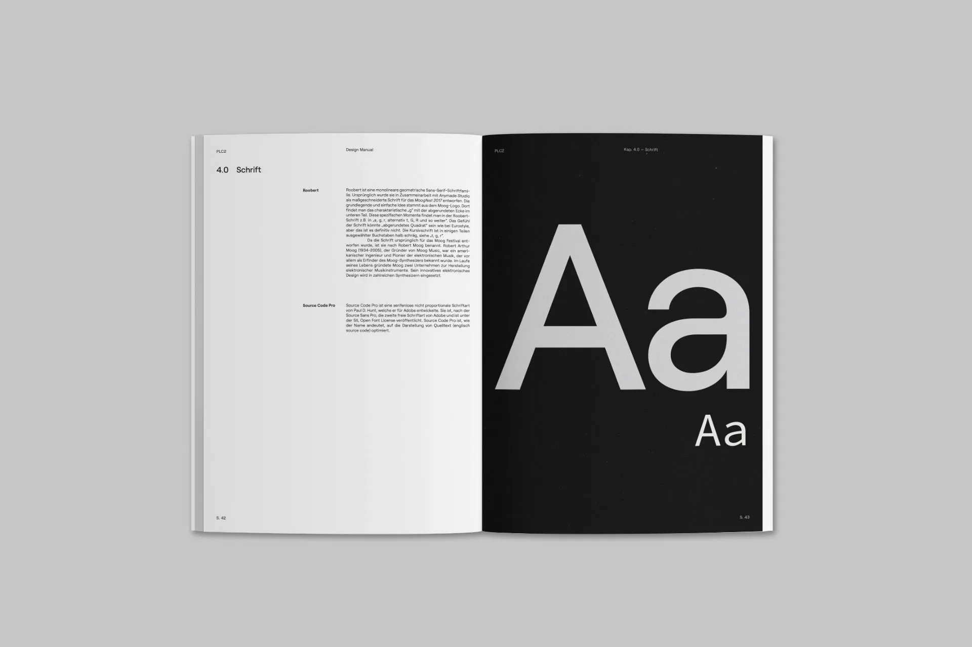 Mockup von Buchseiten mit Auszügen aus dem Corporate Design Manual von PLC2