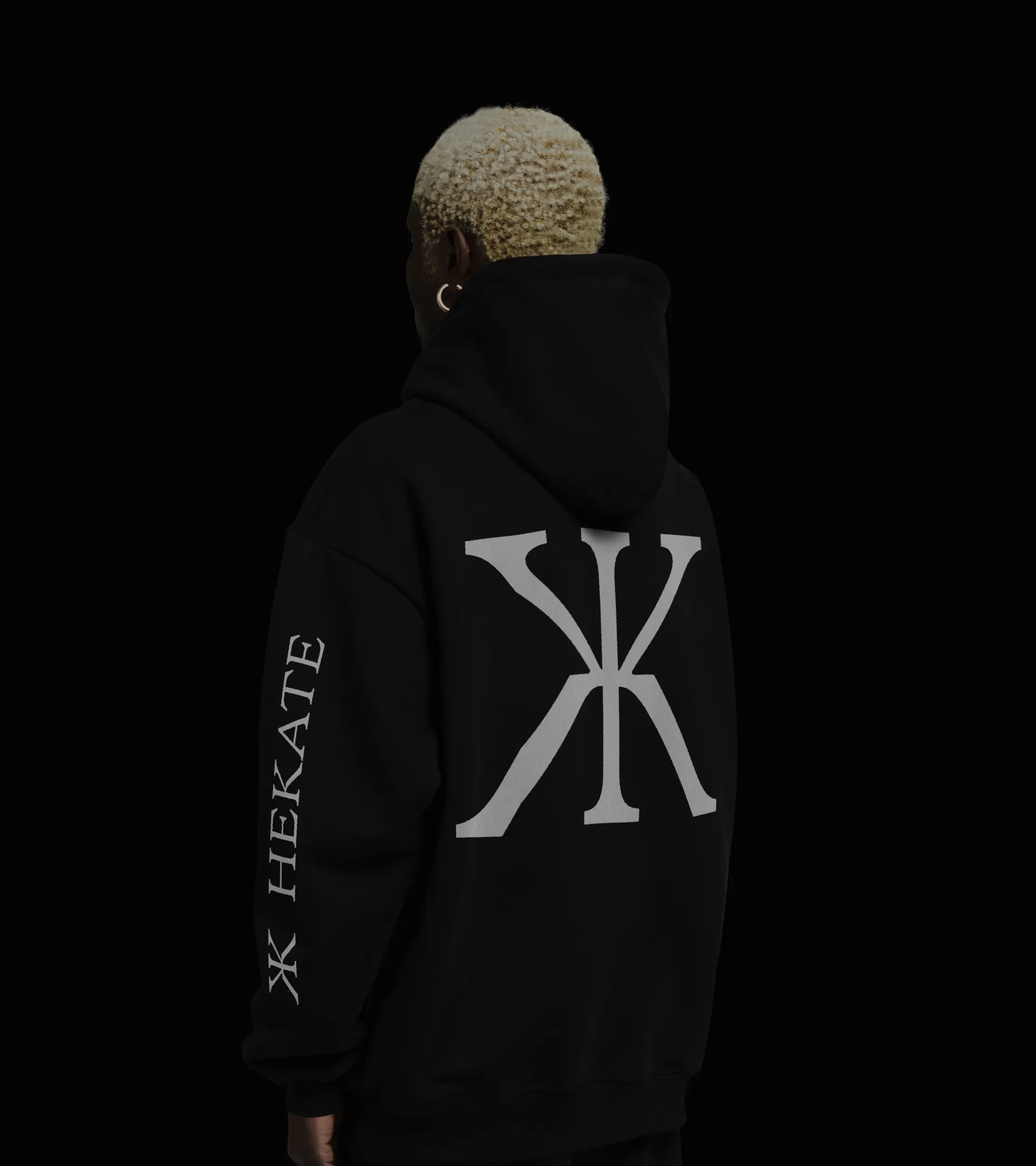 Mockup eines Hoodies mit Hekate-Logo