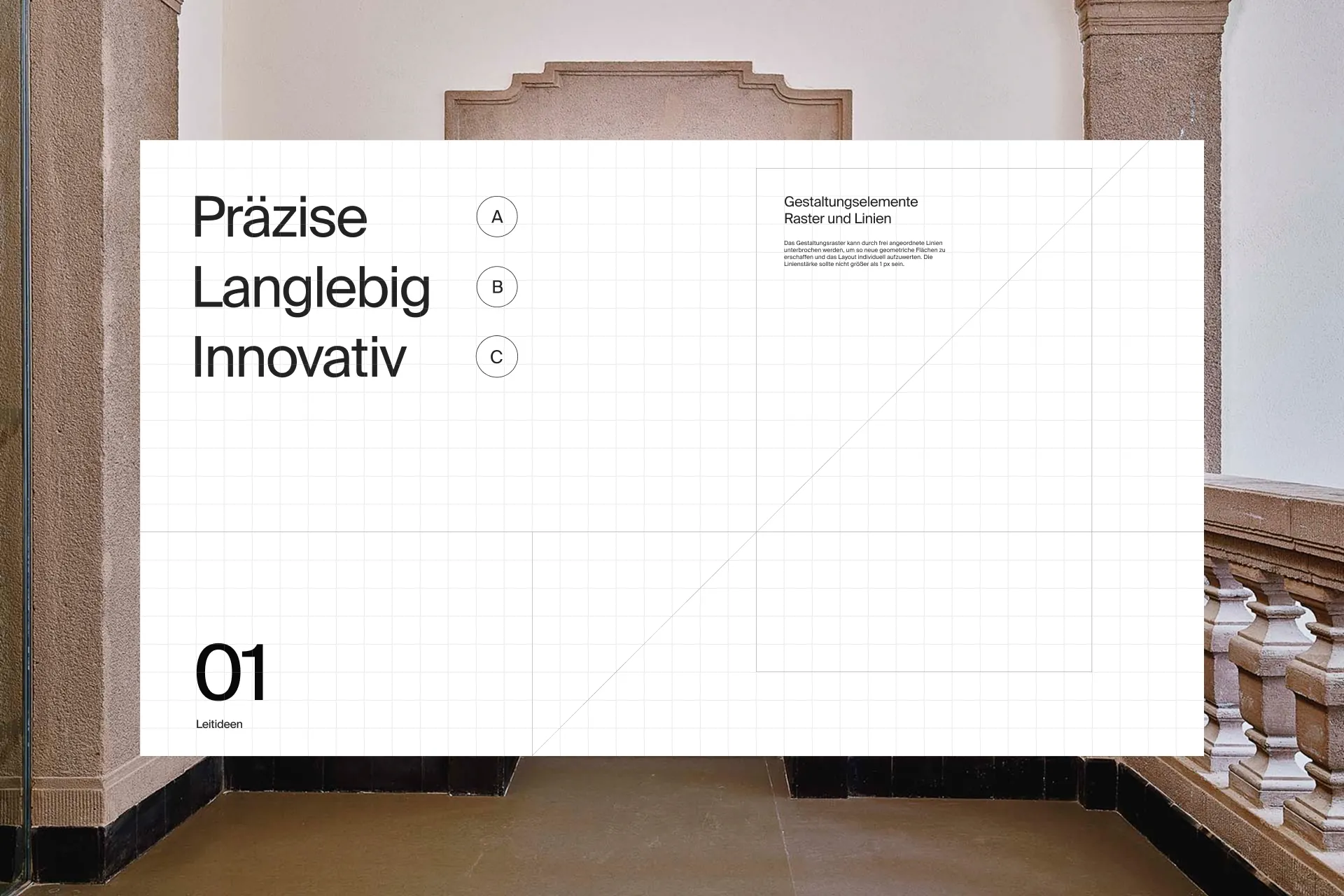 Foto eines Hausflurs. Darauf grafische Darstellung der Herleitung des BBT Key Visuals.