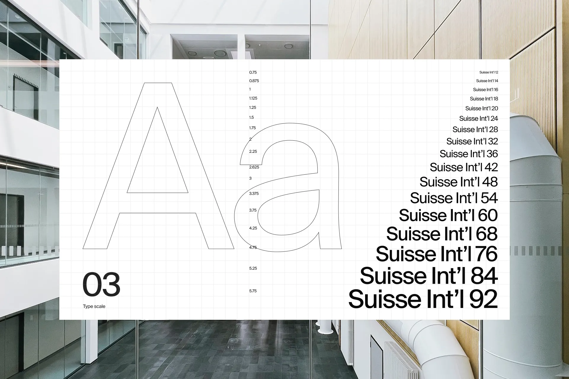 Foto eines Bürogebäudes, ergänzt mit typografischer Darstellung der Unternehmensschriften.