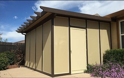 What is the Advantage of Building a Screen room?