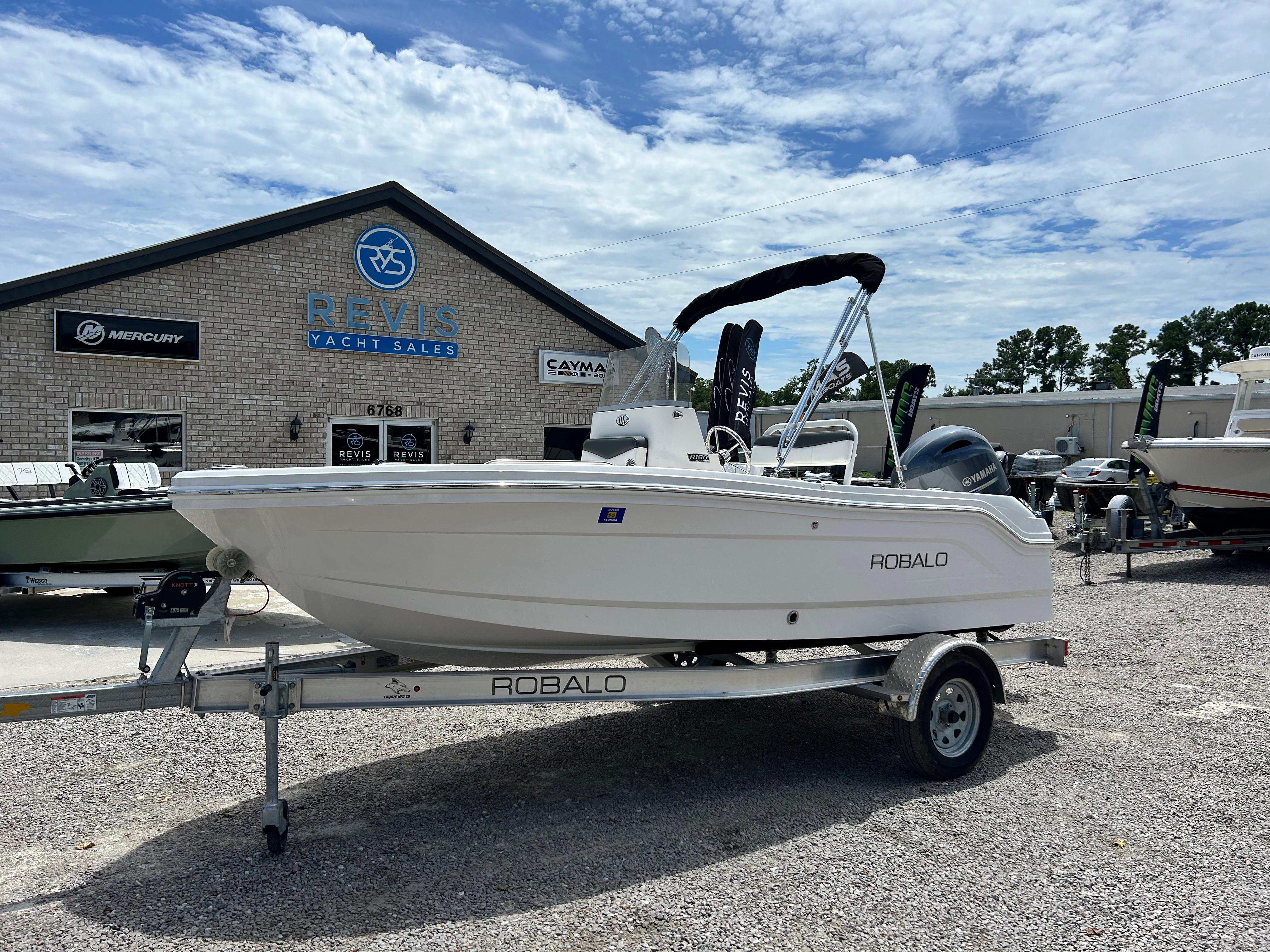 Robalo R160 Center Console