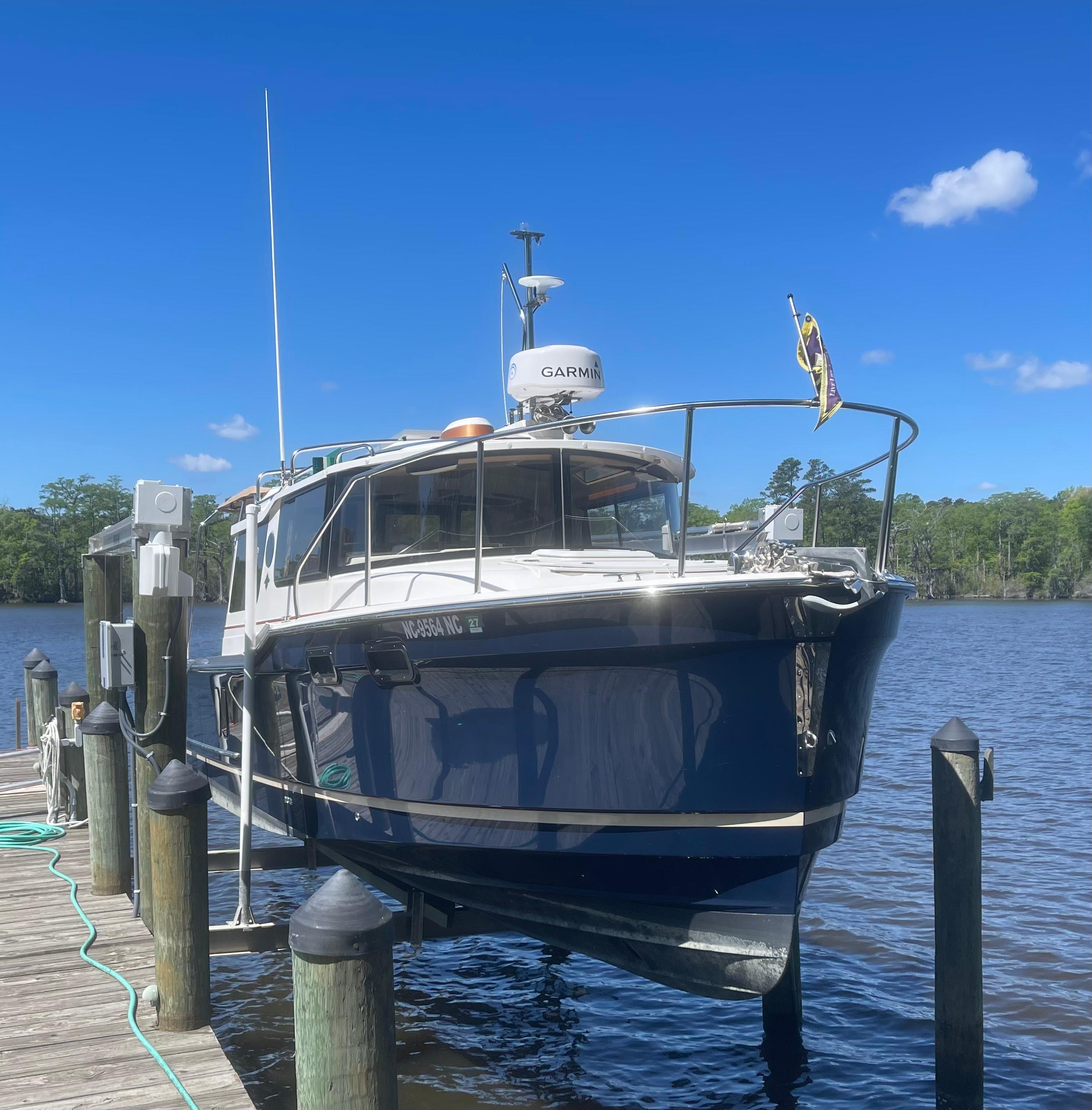 Ranger Tugs R-27