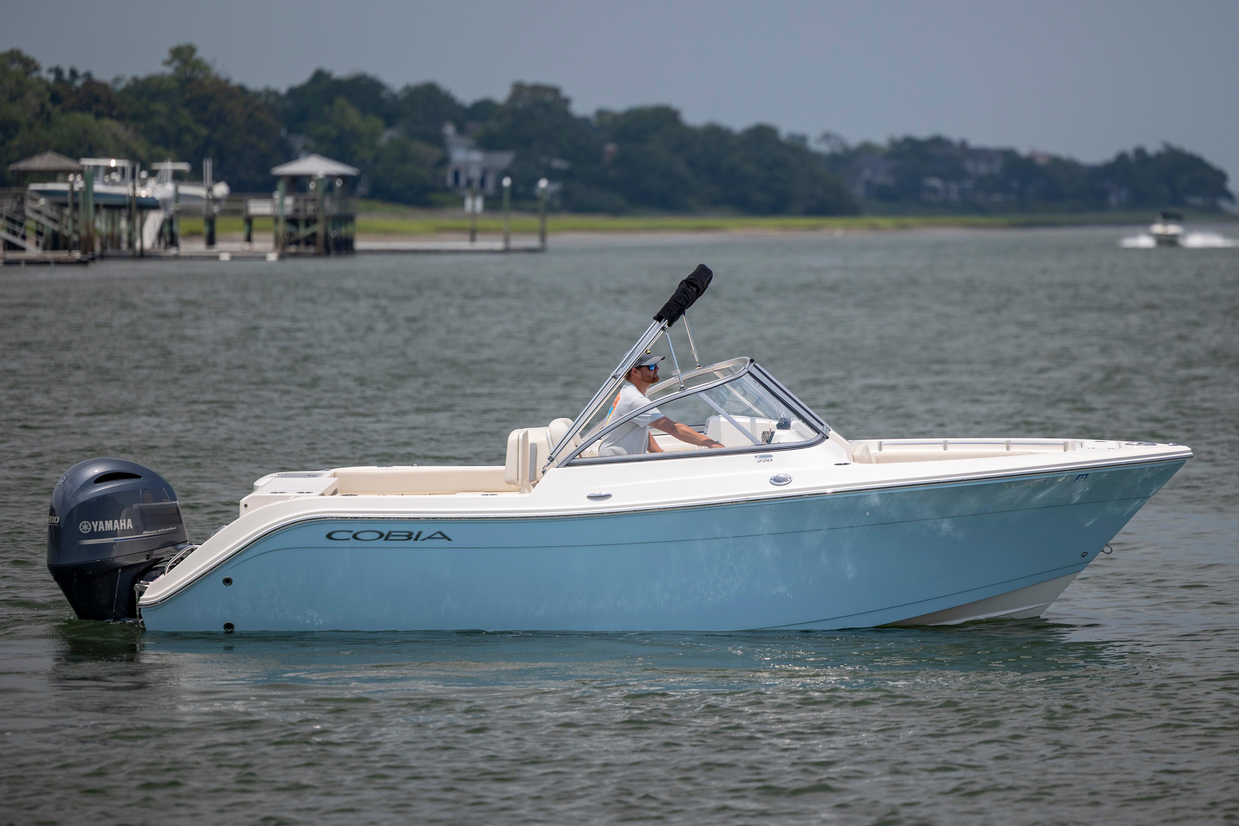 Cobia 220 Dual Console