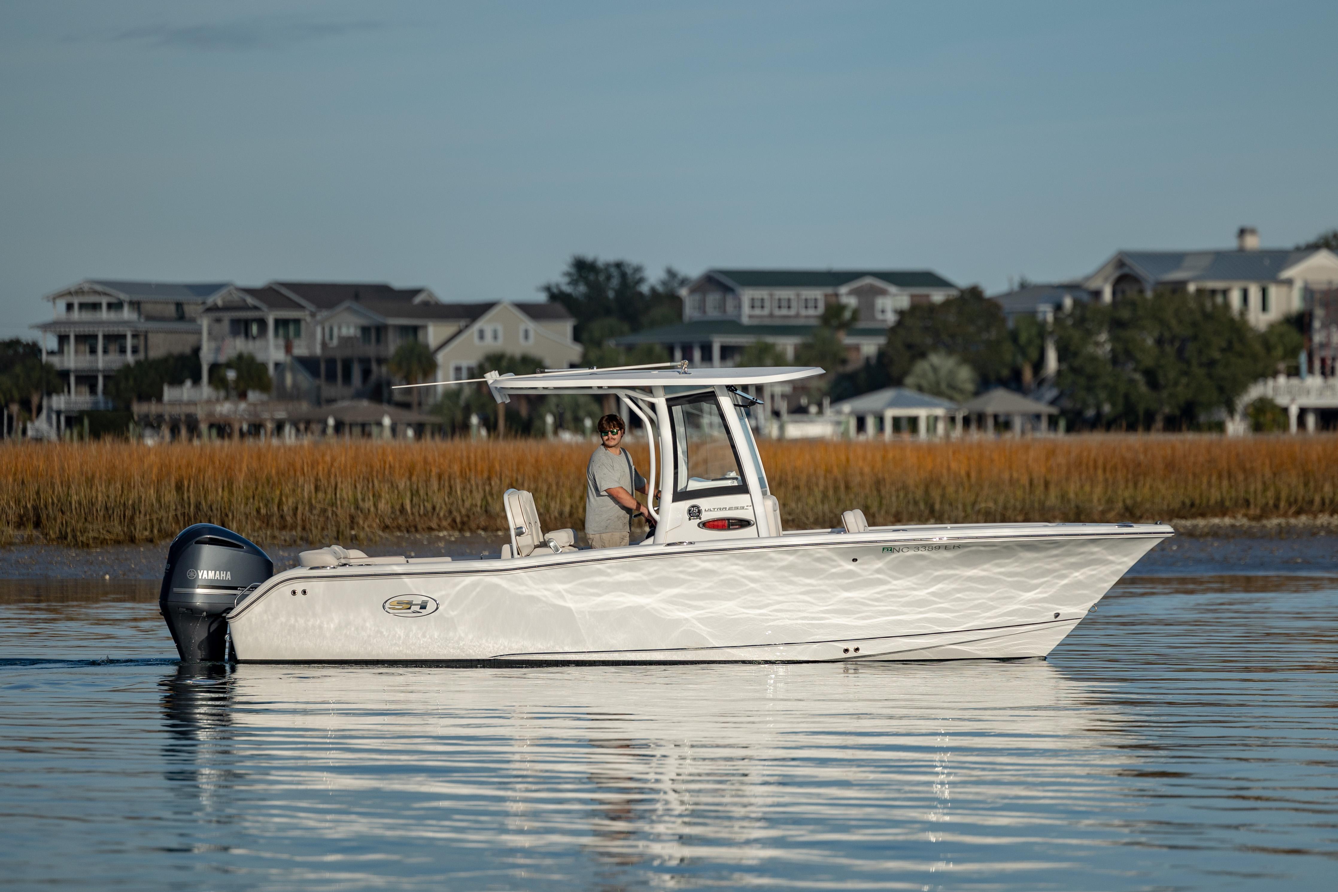 Sea Hunt Ultra 255 SE