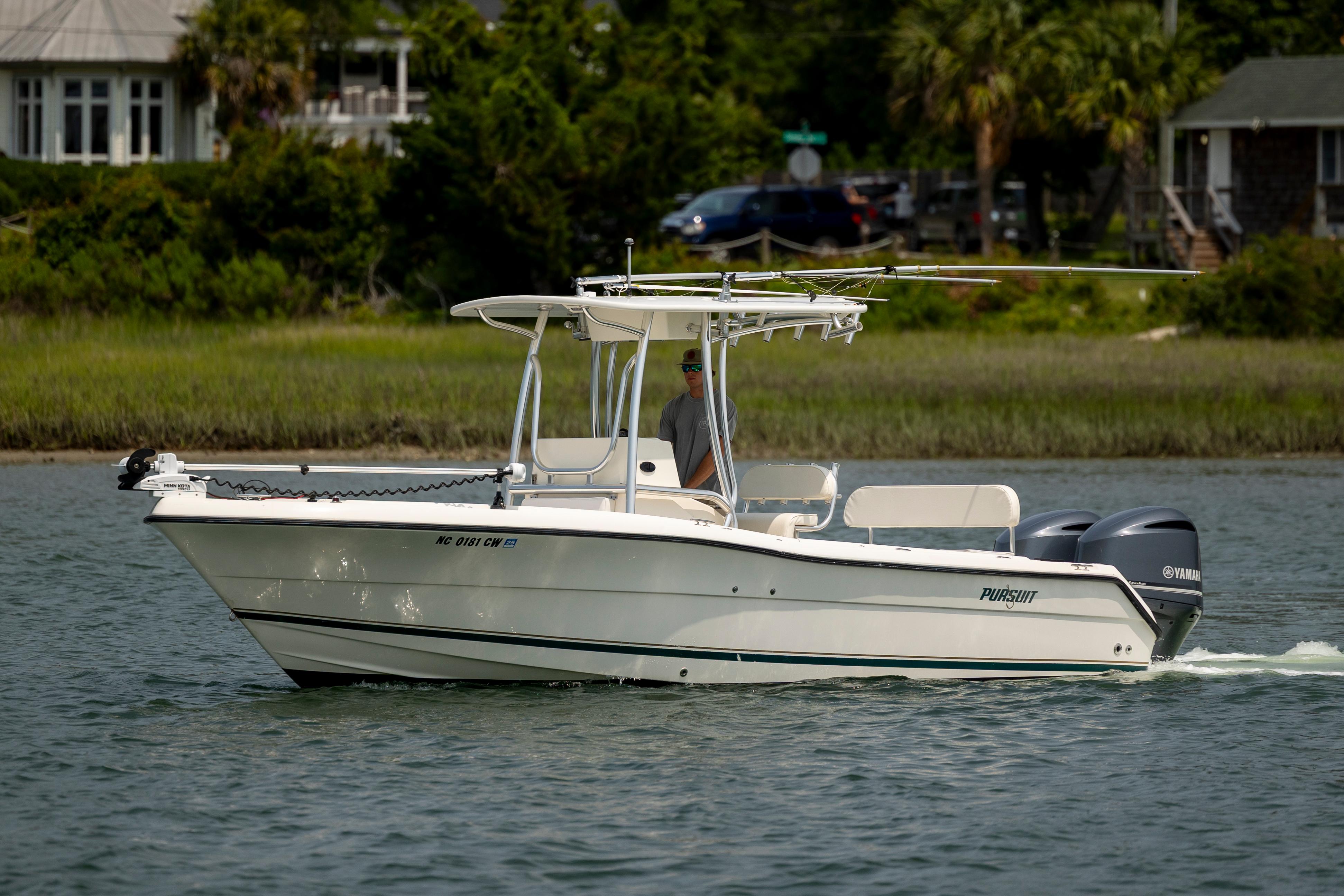 Pursuit 2470 Center Console