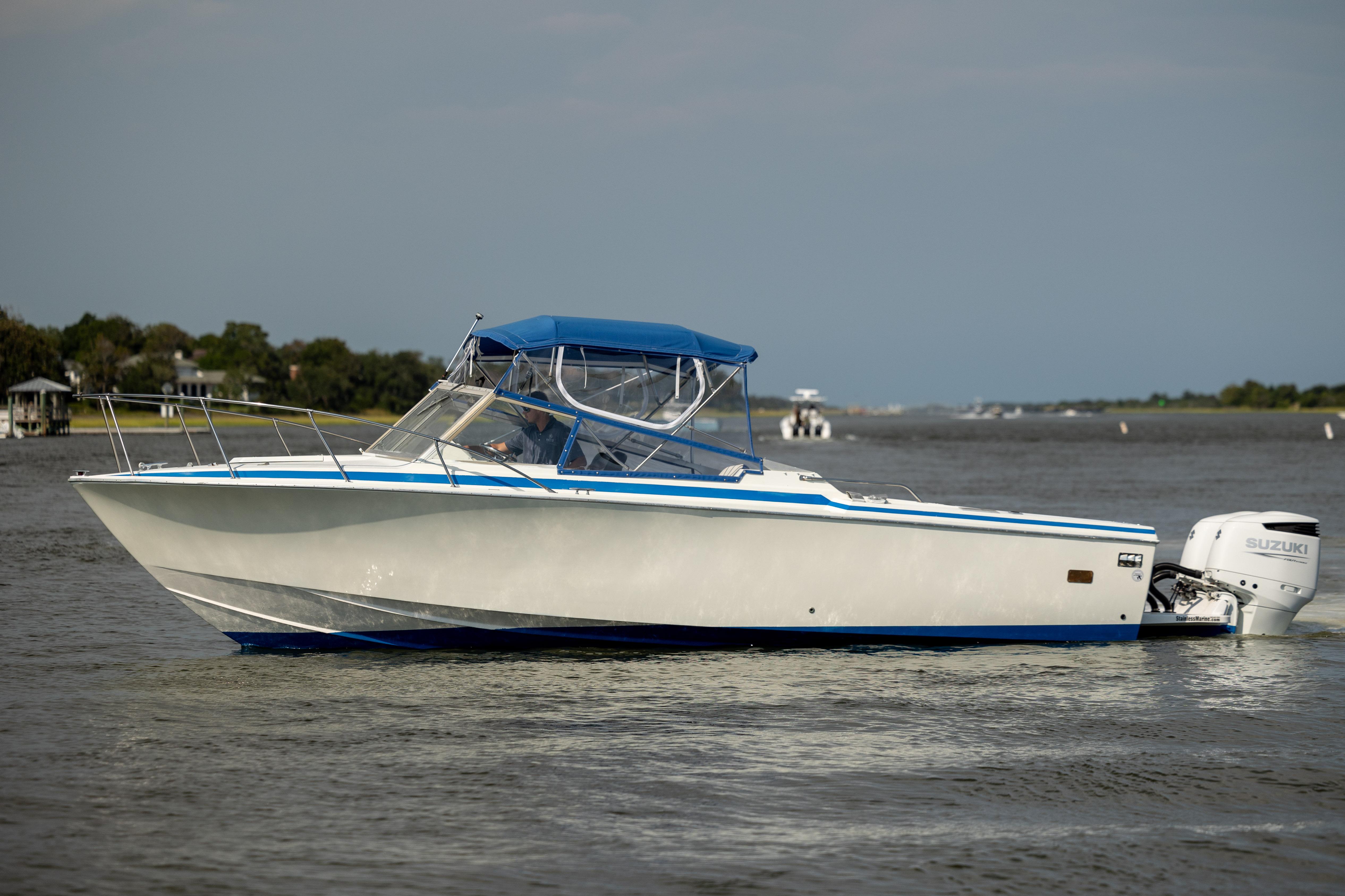 Bertram 28 Moppie