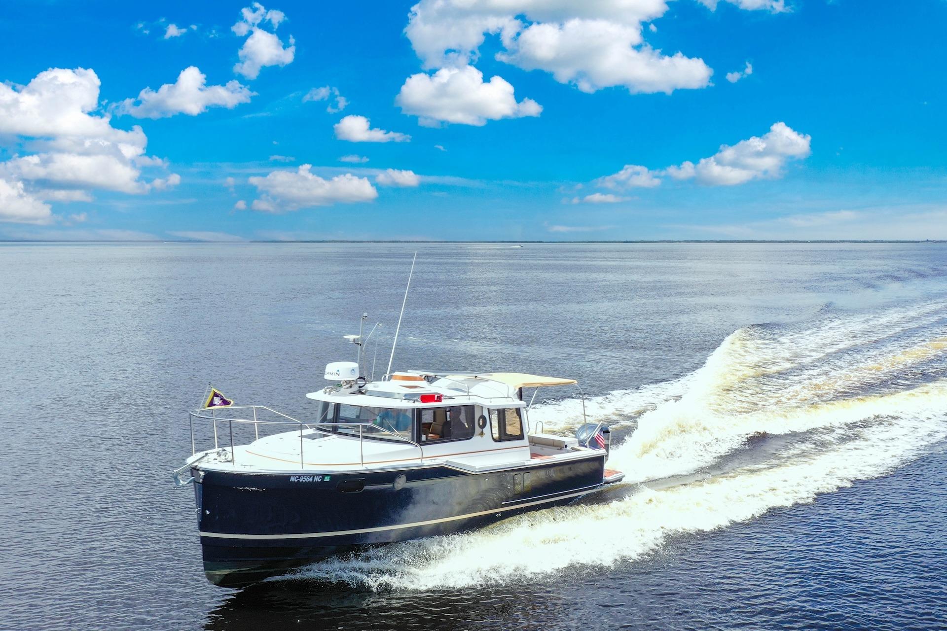 Ranger Tugs R-27