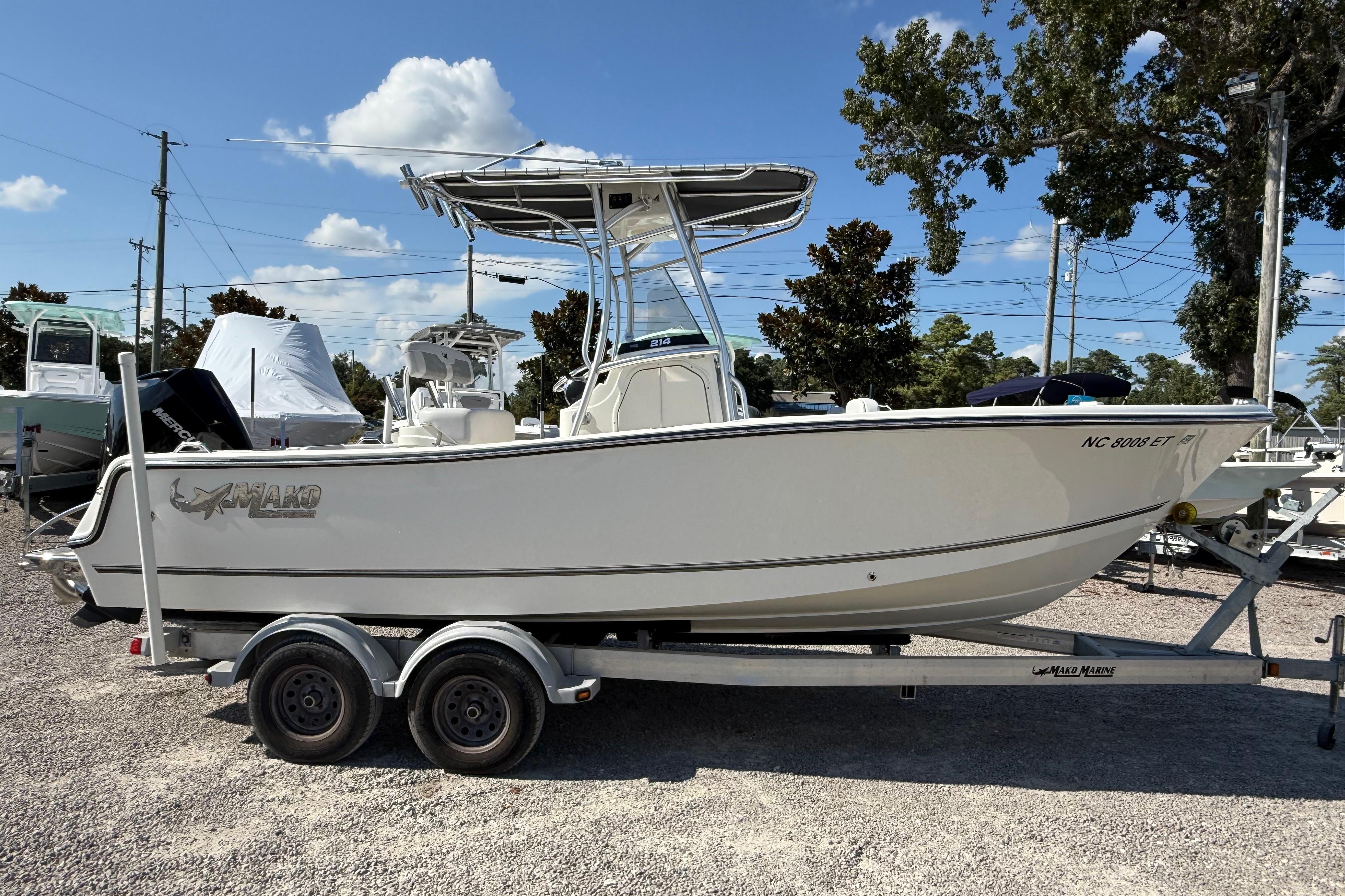 Mako 214 Center Console