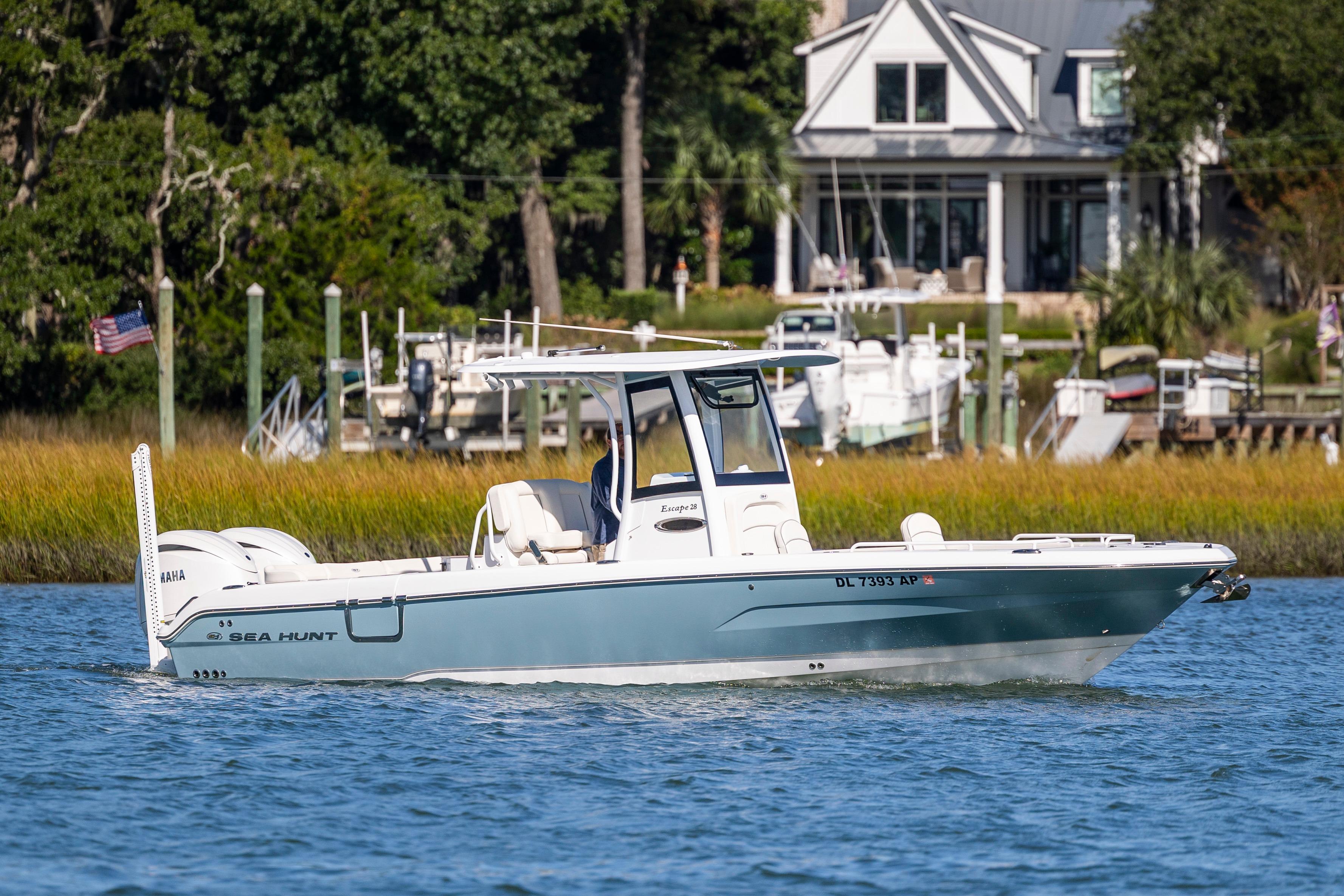 Sea Hunt Escape 28