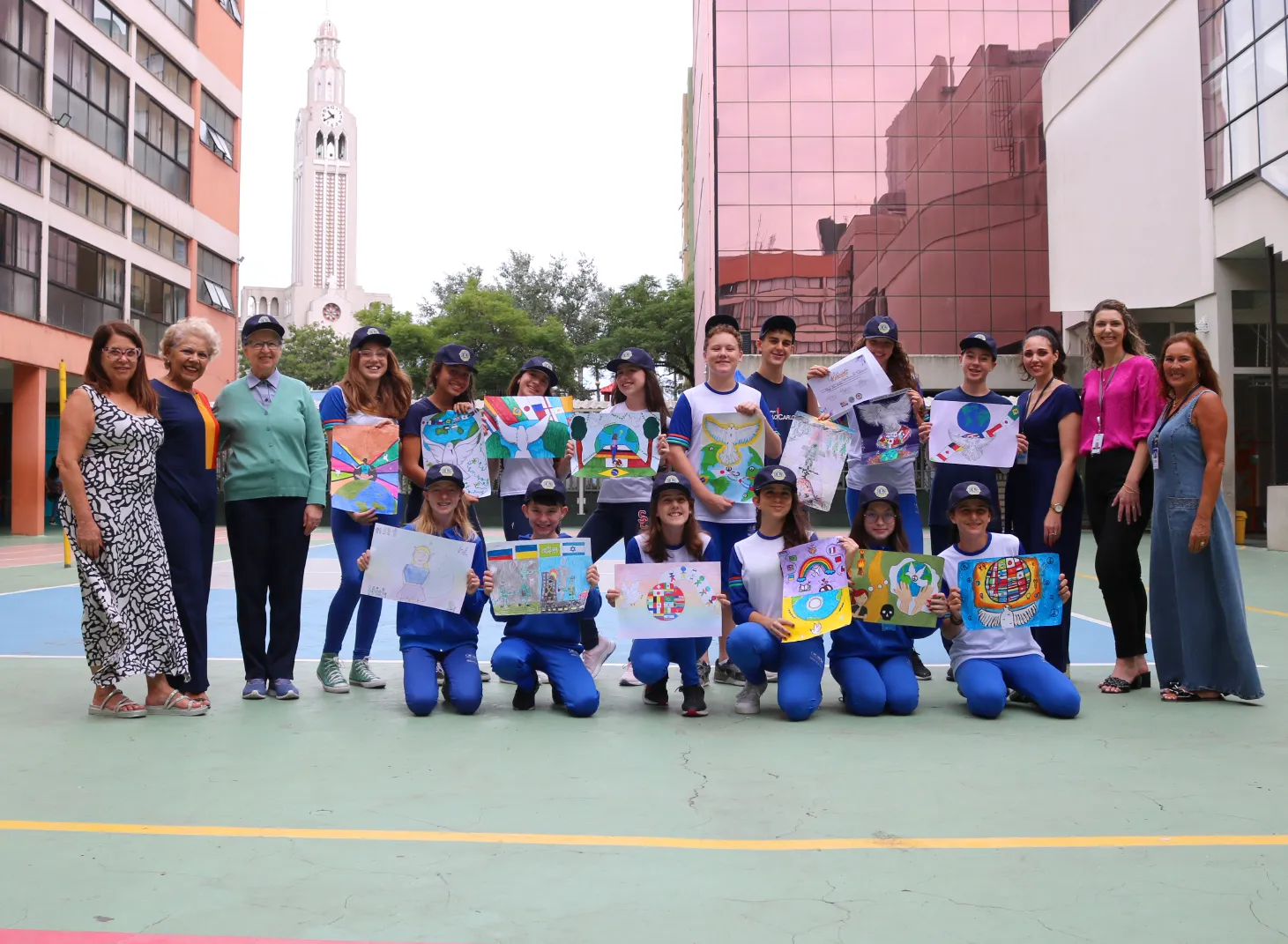 Estudantes do Colégio São Carlos são destaque no concurso "Cartaz sobre a Paz" promovido pelo Lions Clube