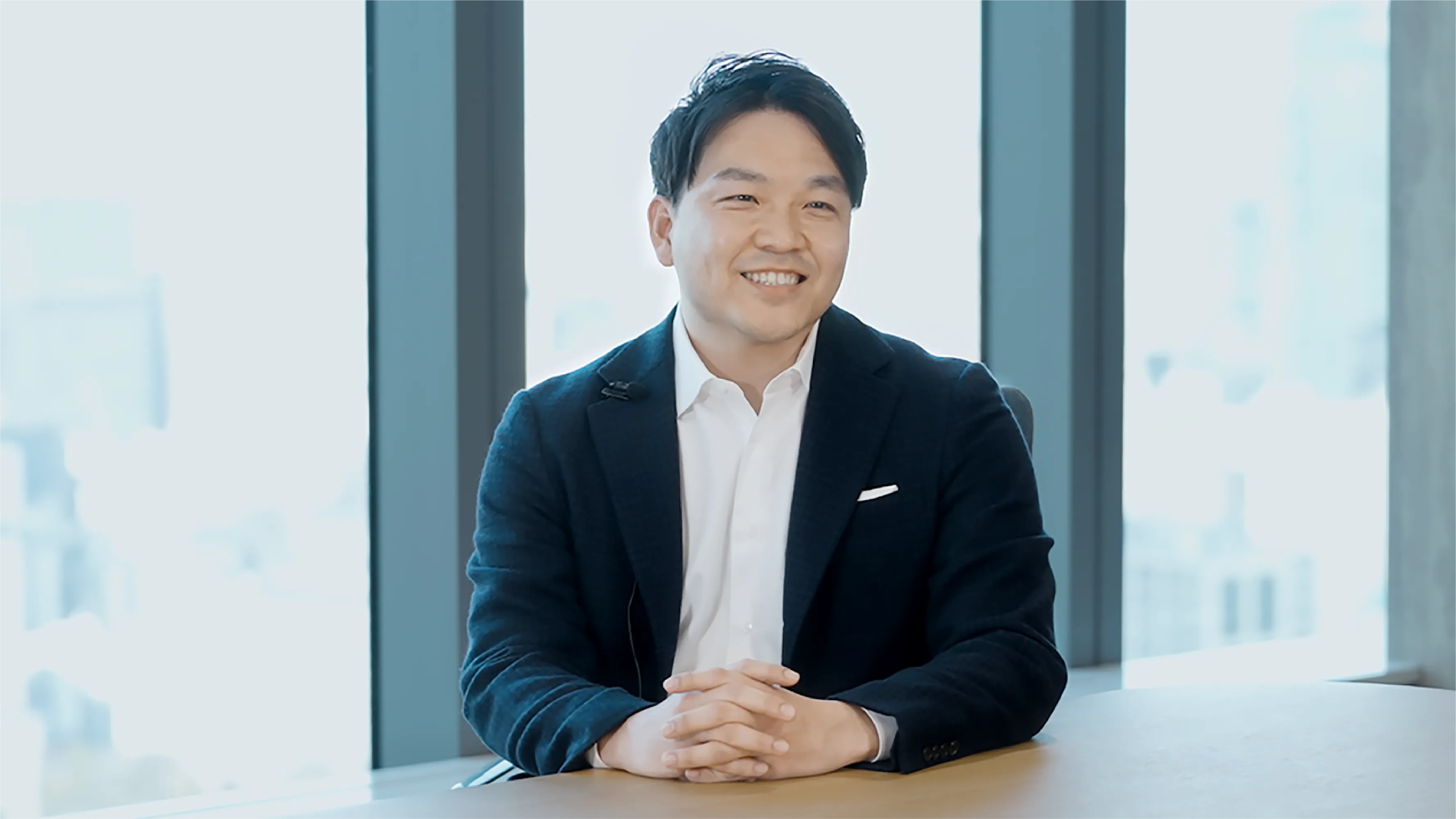 社員がディスカッションをする様子の写真