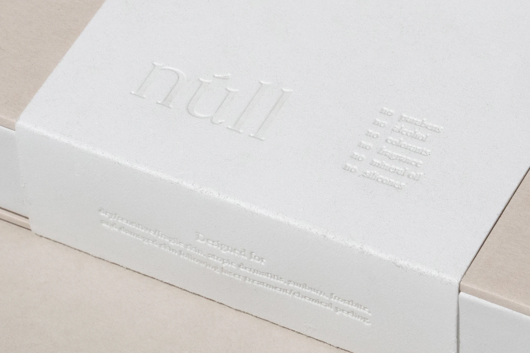 núll Skincare — Packaging Design