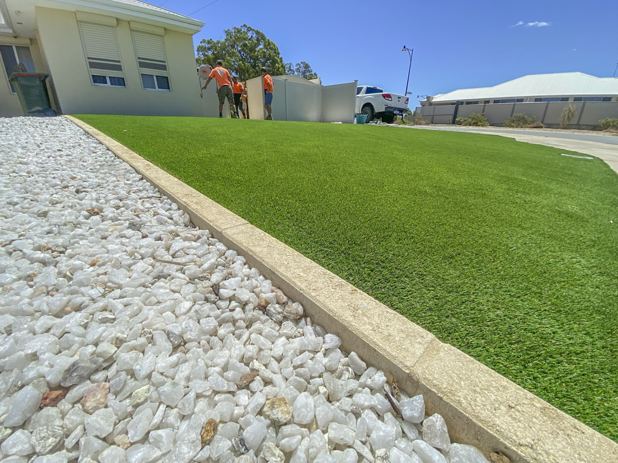 Grass Edging for Artificial Grass: Choosing the Right Finish for Your Landscape