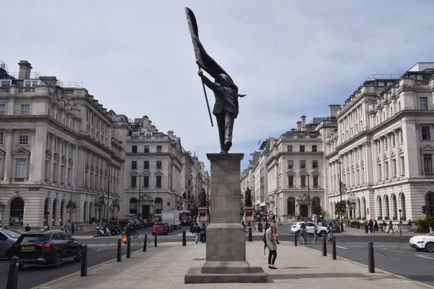 Banksy's new flag-wielding London statue satirizes blind patriotism | CNN