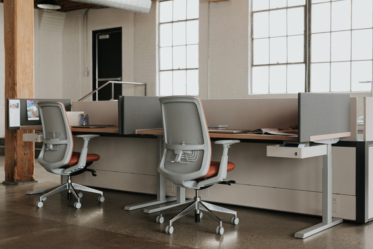 Upside Height Adjustable Table