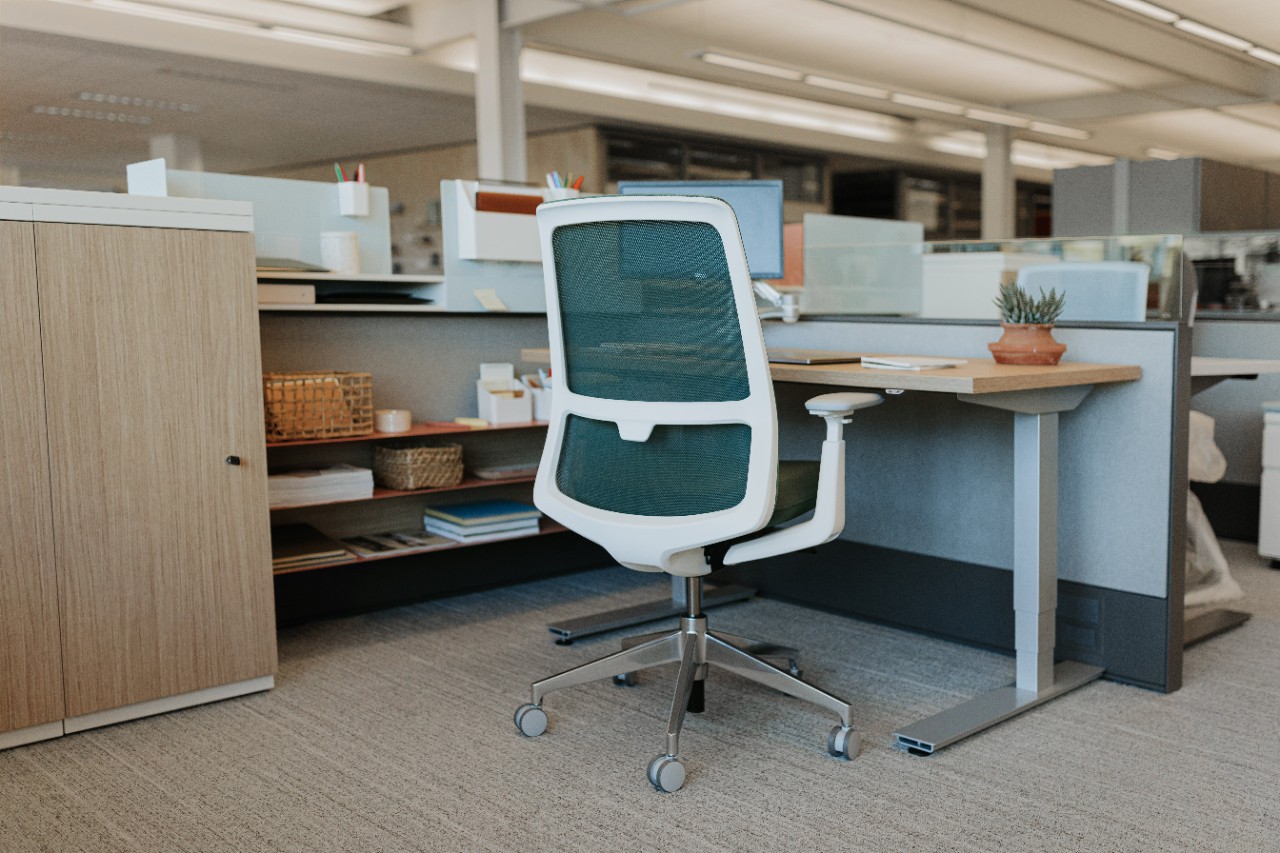 Planes Height-Adjustable Table