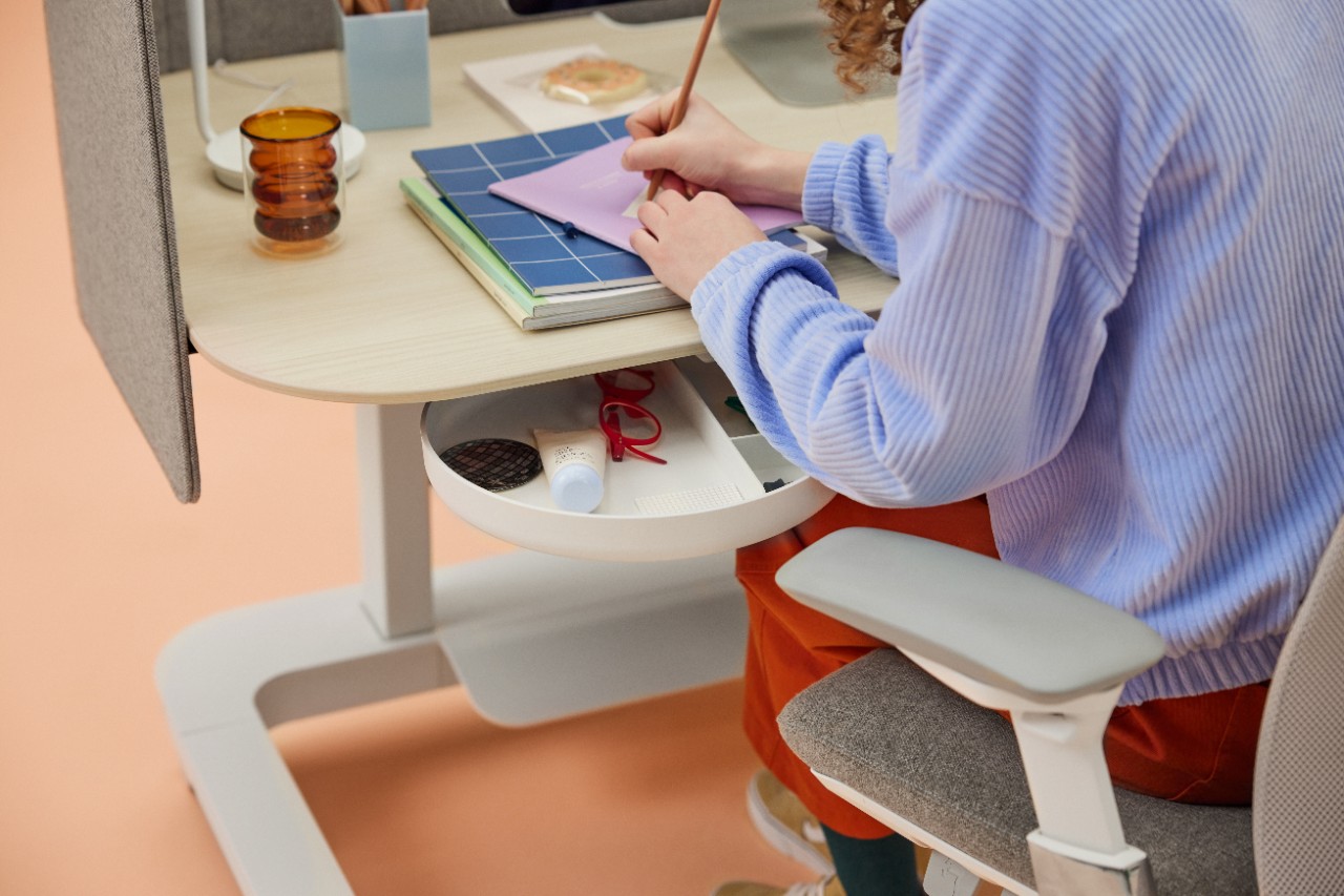 Compose Echo Height-Adjustable Table