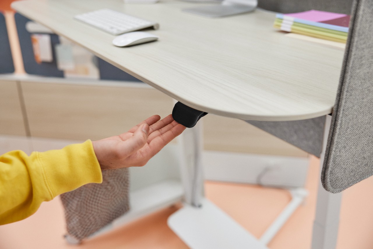 Compose Echo Height-Adjustable Table