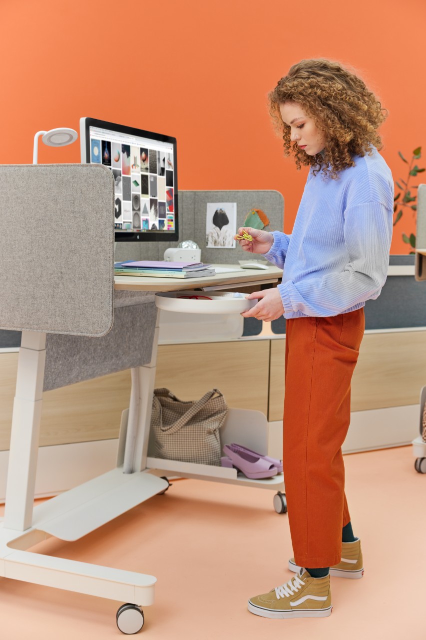 Compose Echo Height-Adjustable Table