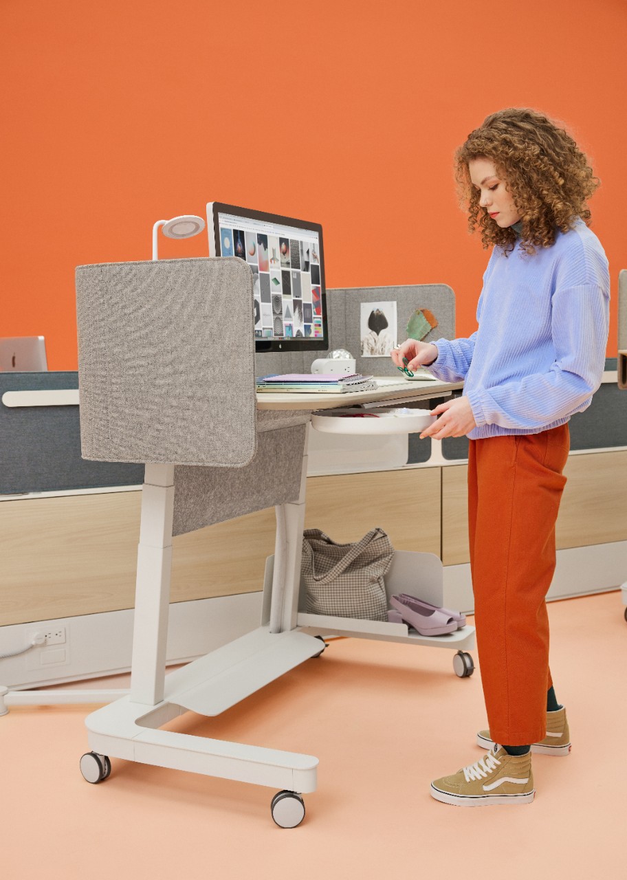 Compose Echo Pivoting Tray